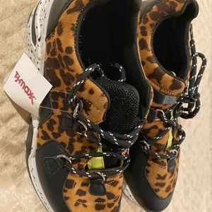 Funky Animal print Steve Madden Sneakers!